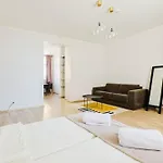 Apartment Kronvalda - Walk To Old Town - Free P *