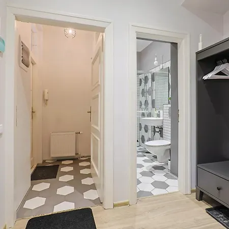 Kronvalda - Walk To Old Town - Free P Apartamento